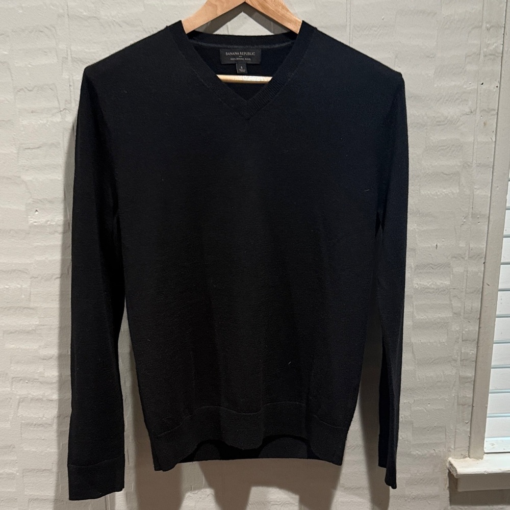 Banana Republic Merano Wool V-Neck Sweater - Black (s)